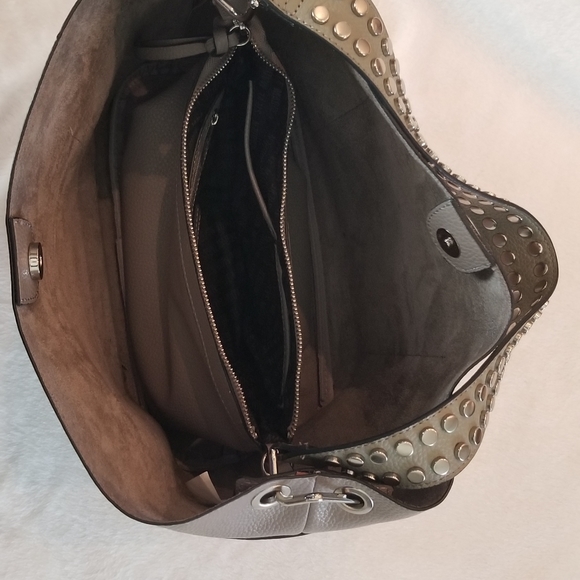 Steve Madden purse taupe/ gray color very neutral - Picture 6 of 6